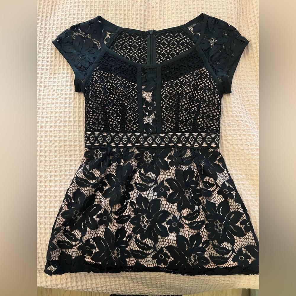 Vintage Nanette Lenore black lace peplum top with blush lining.